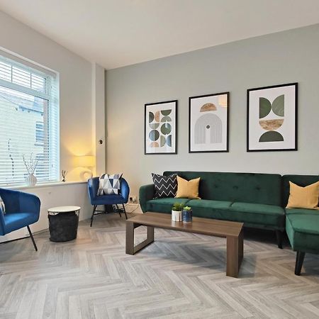 Stott House - Bright Spacious Townhouse 15 Minutes To Central Manchester With Free Parking Villa Екстериор снимка
